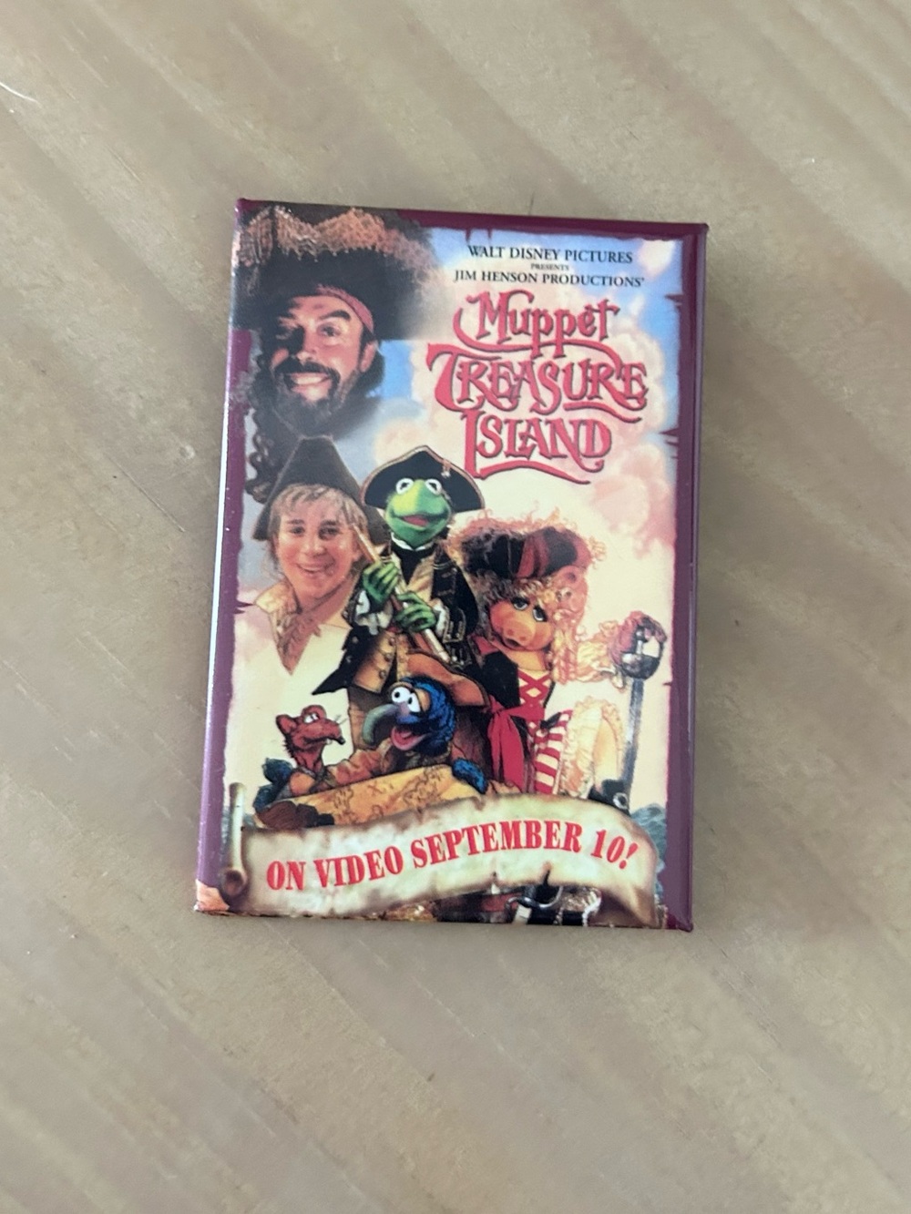 Vintage Disney Muppet Treasure Island Promo Pin Button Jim Henson Collectible